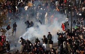 تایید اصلاحات قانون بازنشستگی فرانسه و خشم معترضان

