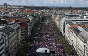 الآلاف يتظاهرون مجددا ضد الحكومة التشيكية في براغ