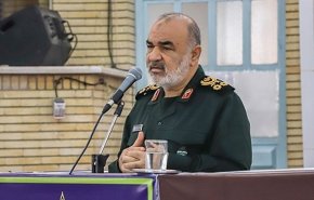 اللواء سلامي: ركائز جيش الجمهورية الإسلامية قوية وراسخة