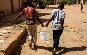 أزمة إنسانية غير مسبوقة في السودان .. المدنيون يبحثون عن الماء + فيديو