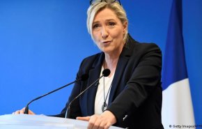ماكرون: لوبان قد تصل إلى السلطة في فرنسا عام 2027

