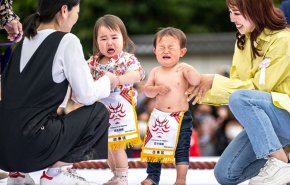 شاهد.. مهرجان 'سومو بكاء الاطفال' في اليابان