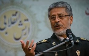 الأدميرال سياري: الشعب الإيراني قضى على تهديدات الأعداء عدة مرات