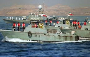 البحرية الإيرانية تحتجز سفينة تنقل حمولة أمريكية في خليج عمان