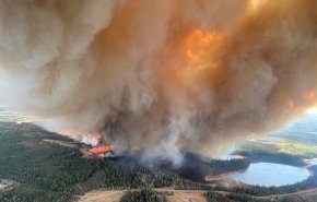 آتش‌سوزی مهیب غرب کانادا را فراگرفت/ هزاران نفر مجبور به فرار شدند