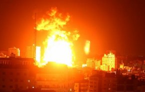 تطورات غزة.. وبداية رد المقاومة بالصواريخ 