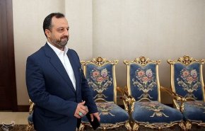 وزير الاقتصاد الايراني يصل الى جدة
