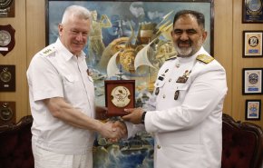 دیدار فرمانده نیروی دریایی ارتش روسیه با 'دریادار ایرانی'