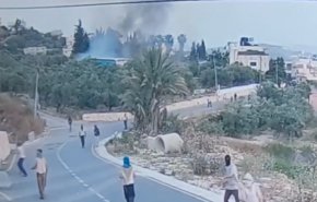 ببیند/حمله شهرک‌نشینان اشغالگر به فلسطینیان و آتش زدن خانه و مزرعه آنان