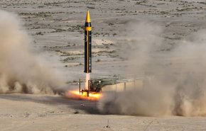  ايران تزيح الستار عن احدث صاروخ بالستي باسم 