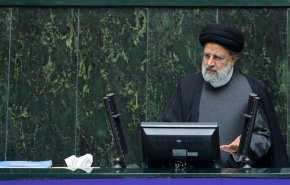 الرئيس الإيراني يحضر اجتماع البرلمان غدا الثلاثاء