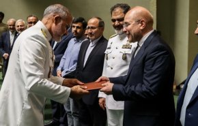 البرلمان الايراني يكرّم كوادر الدورية البحرية ٨۶ في الجيش