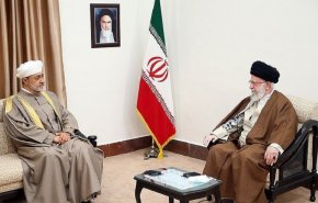 قائد الثورة الإسلامية يرحب برغبة القاهرة باستئناف العلاقات مع طهران  