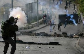 بالفيديو.. مواجهات مع الاحتلال شرق القدس المحتلة


