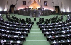 البرلمان الإيراني يدعو نوابا من مصر والأردن لزيارة طهران
