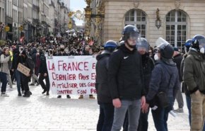 مظاهرات ضد قانون رفع سن التقاعد في فرنسا وسط تحذيرات من عناصر شغب