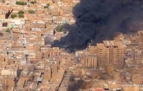 حريق ’هائل’ قرب السفارة السعودية لدي السودان واستنكار سعودي