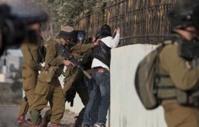 قوات الاحتلال تعتقل شابا من بيت لحم