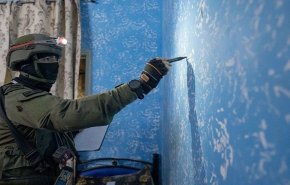 قوات الاحتلال تفجر منزل الأسير 