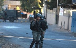  درگیری ها در کرانه باختری/ اسرائیلی ها گازهای سمی به سمت منازل فلسطینیان شلیک کردند