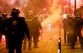 مواجهات عنيفة وأعمال نهب وحرق في فرنسا واعتقال نحو ألف شخص+فيديو وصور