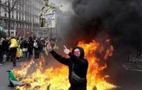 پلیس فرانسه 2000 هزار معترض را بازداشت کرد