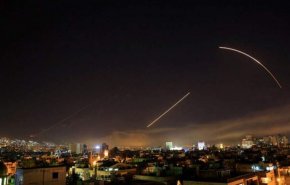 مقابله پدافند سوریه با حملات رژیم صهیونیستی در آسمان حمص