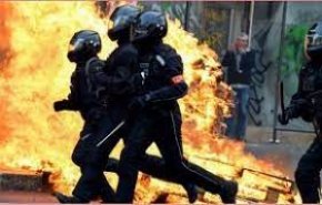 خبرنگار العالم: معترضان فرانسوی از خشونت و سرکوب پلیس هراسی ندارند