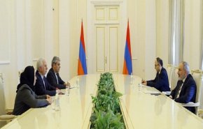 السفير الإيراني يلتقي برئيس وزراء أرمينيا