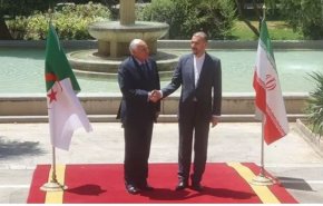 وزير الخارجية الجزائري في طهران يلتقي نظیره الايراني+فيديو