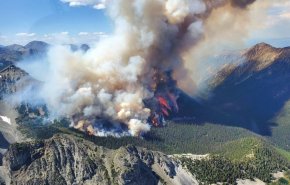 ۱۰ میلیون هکتار از جنگل‌های کانادا در آتش سوخت
