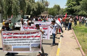 تظاهرات مردم عراق در مقابل سفارت ترکیه در اعتراض به بحران آب+فیلم
