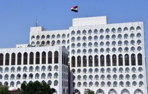 الخارجية العراقية: فتح تحقيق بحادثة حرق السفارة السويدية في بغداد