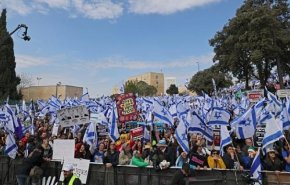 آلاف المستوطنين يتظاهرون ضد حكومة نتنياهو+فيديو