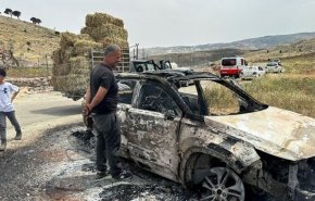 یورش شهرک‌نشینان به روستایی در رام‌الله و به آتش کشیدن خودروی یک فلسطینی