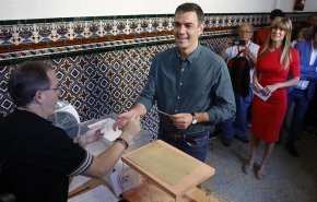الإسبان يدلون بأصواتهم في انتخابات تشريعية مبكرة + فيديو