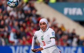نهيلة بنزينة.. لاعبة مغربية تشارك بالحجاب في كأس العالم للسيدات+صور