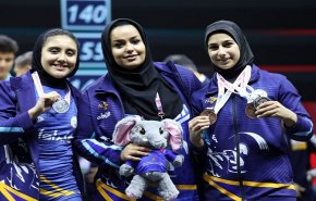 رباعتان إيرانیتان تحصدان أربع ميداليات في بطولة آسيا لرفع الأثقال