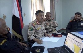 وزیر دفاع یمن: ما سخت کار می کنیم تا نیروی دریایی قوی داشته باشیم