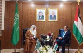 اعطای استوارنامه نخستین سفیر سعودی به تشکیلات خودگردان فلسطین
