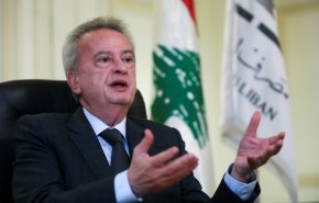 لبنان يجمد الحسابات المصرفية لحاكم البنك المركزي السابق رياض سلامة