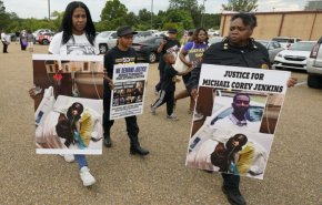 تعذيب أمريكيين من أصل أفريقي على يد الشرطة  في أمريكا
