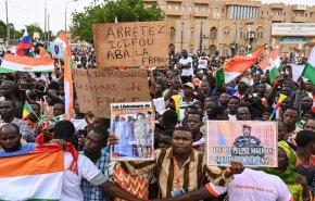آلاف النيجريين يتظاهرون في نيامي دعما للمجلس العسكري
