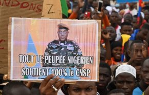 مصادر: المجلس الانتقالي في النيجر مستعد للإفراج عن بازوم مقابل رفع العقوبات
