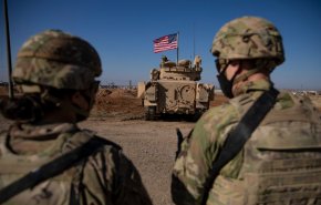 بالفيديو.. ماذا تهدف القوات الامريكية من تحركاتها المشبوهة في سوريا؟