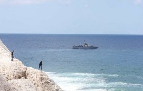 زورق حربي إسرائيلي يخترق المياه الإقليمية اللبنانية قبالة رأس الناقورة