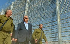 نتنياهو يعلن عزمه بناء سياج جديد مع الأردن
