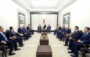 رئيس الوزراء العراقي يستقبل بارزاني وطالباني