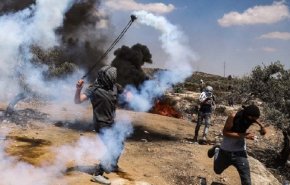 إصابات بقمع الإحتلال متظاهرين في الضفة وغزة
