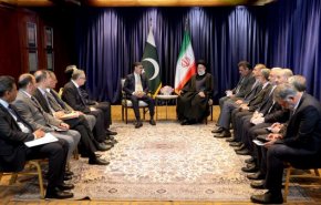 رئیسی: مسئولان ایران و پاکستان روش‌های مبتکرانه را برای تسریع در رفع موانع گسترش روابط فمابین به‌کار گیرند